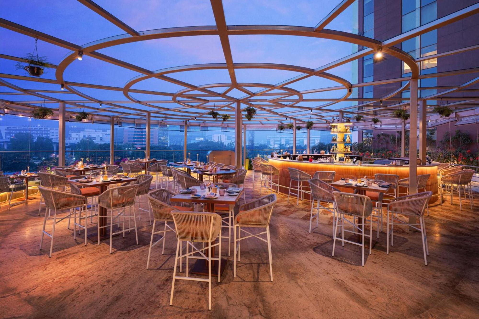 Отель Aloft Bengaluru Outer Ring Road Экстерьер фото