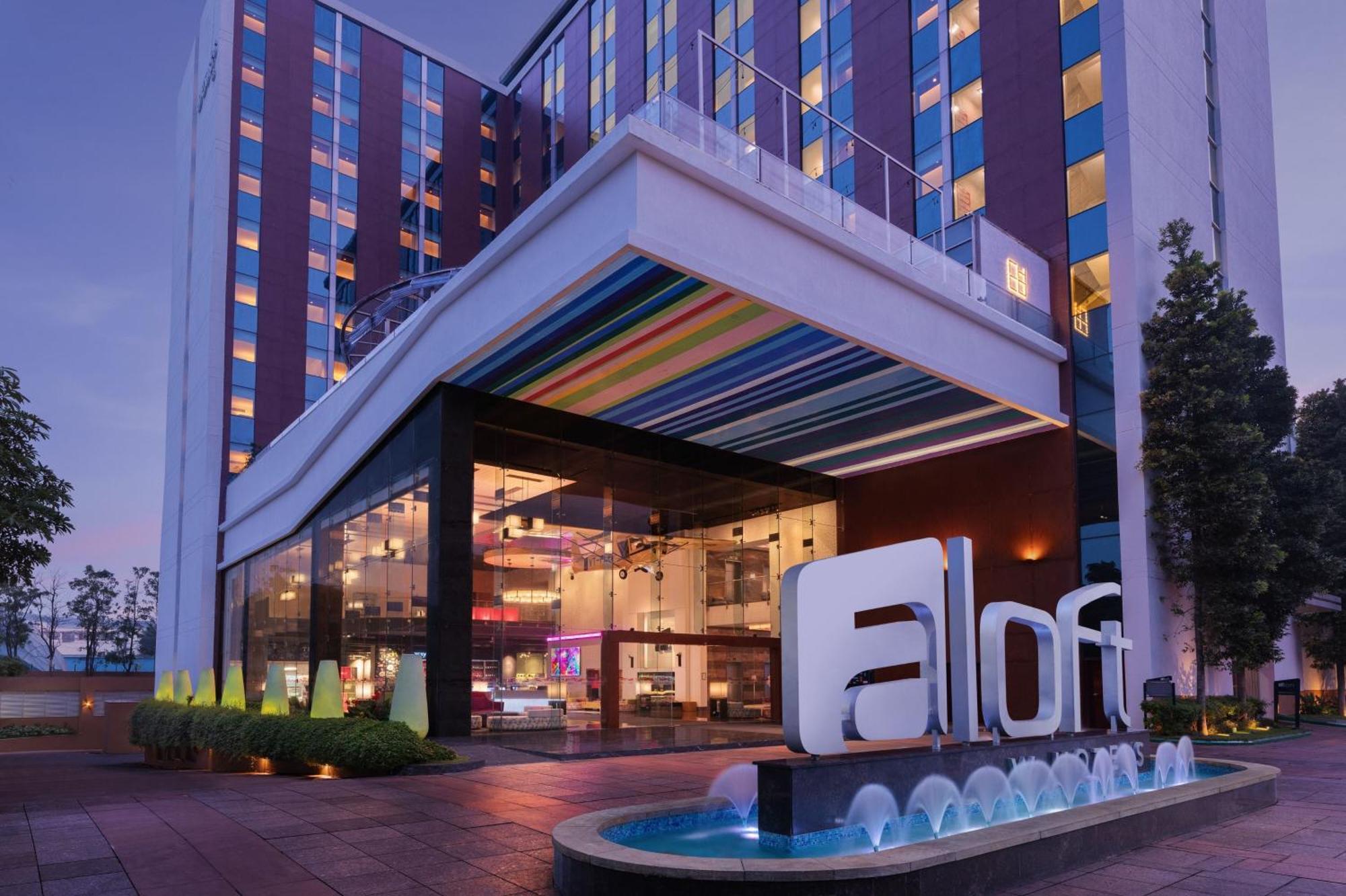 Отель Aloft Bengaluru Outer Ring Road Экстерьер фото