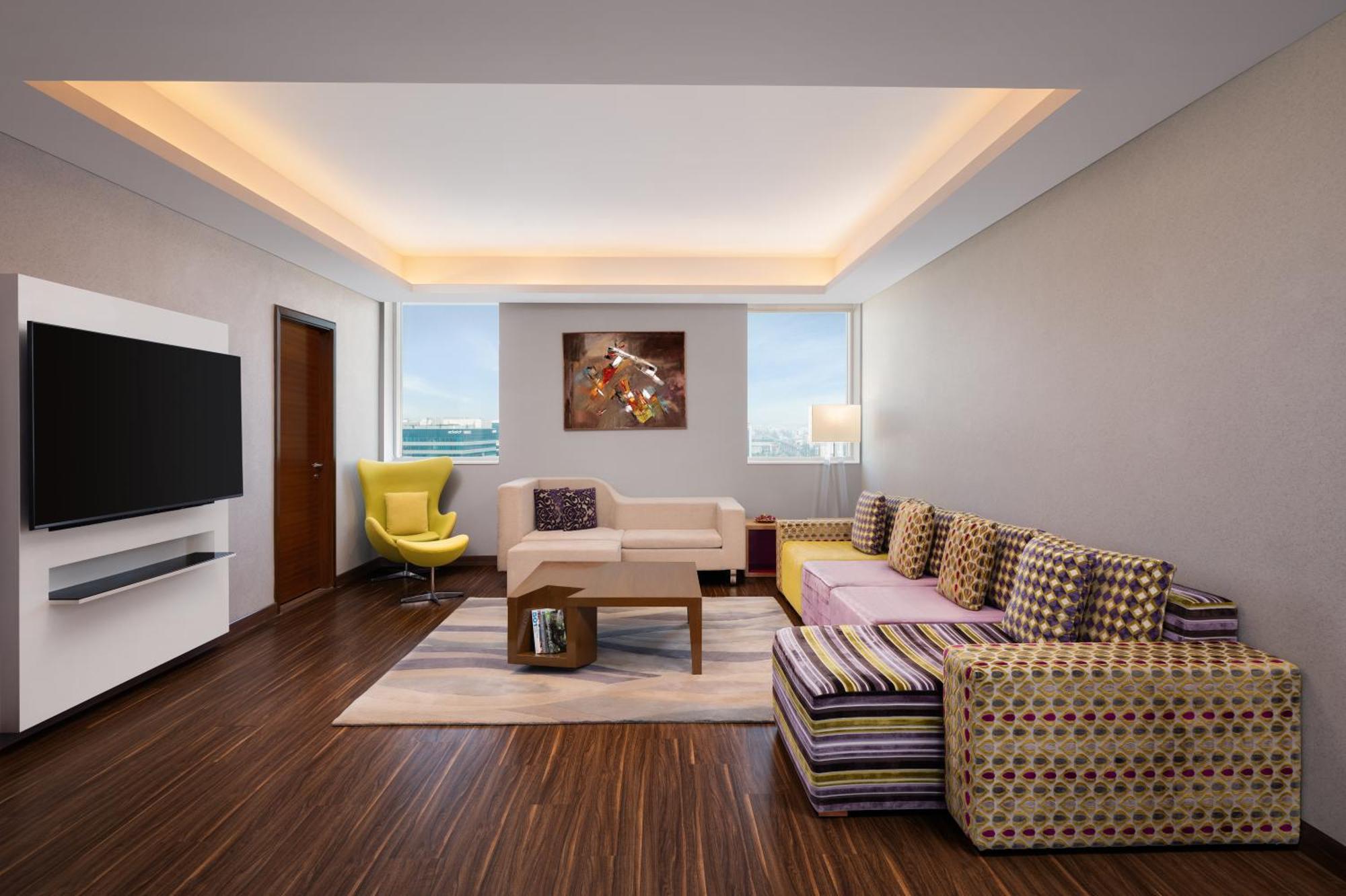 Отель Aloft Bengaluru Outer Ring Road Экстерьер фото