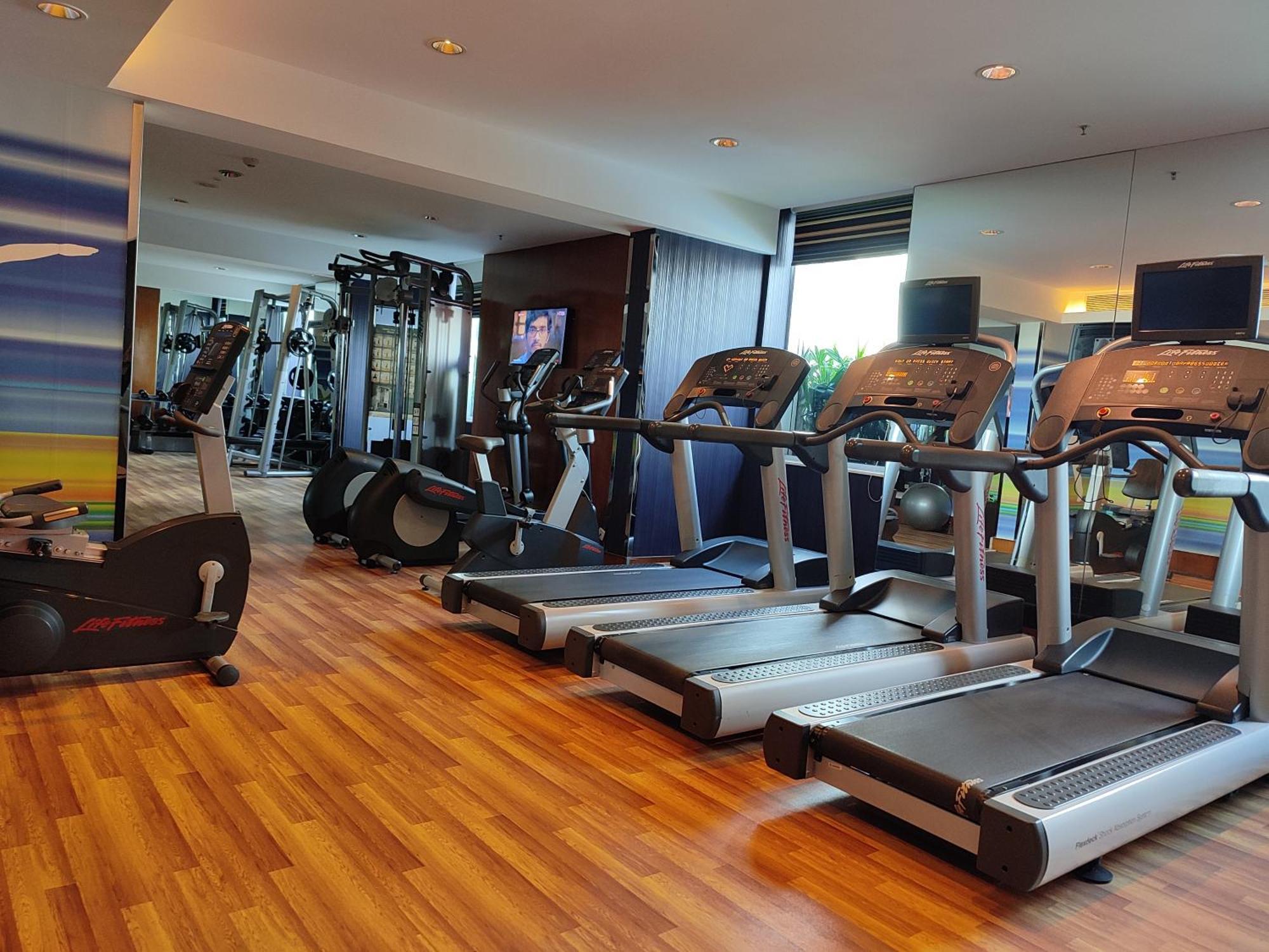 Отель Aloft Bengaluru Outer Ring Road Экстерьер фото