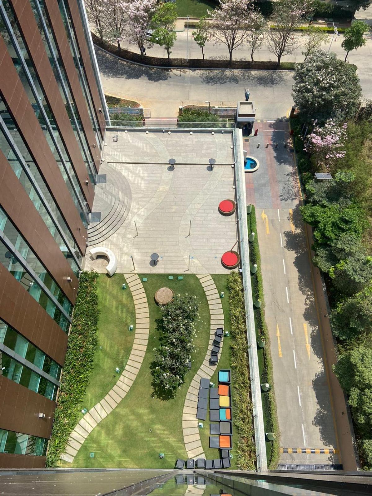 Отель Aloft Bengaluru Outer Ring Road Экстерьер фото