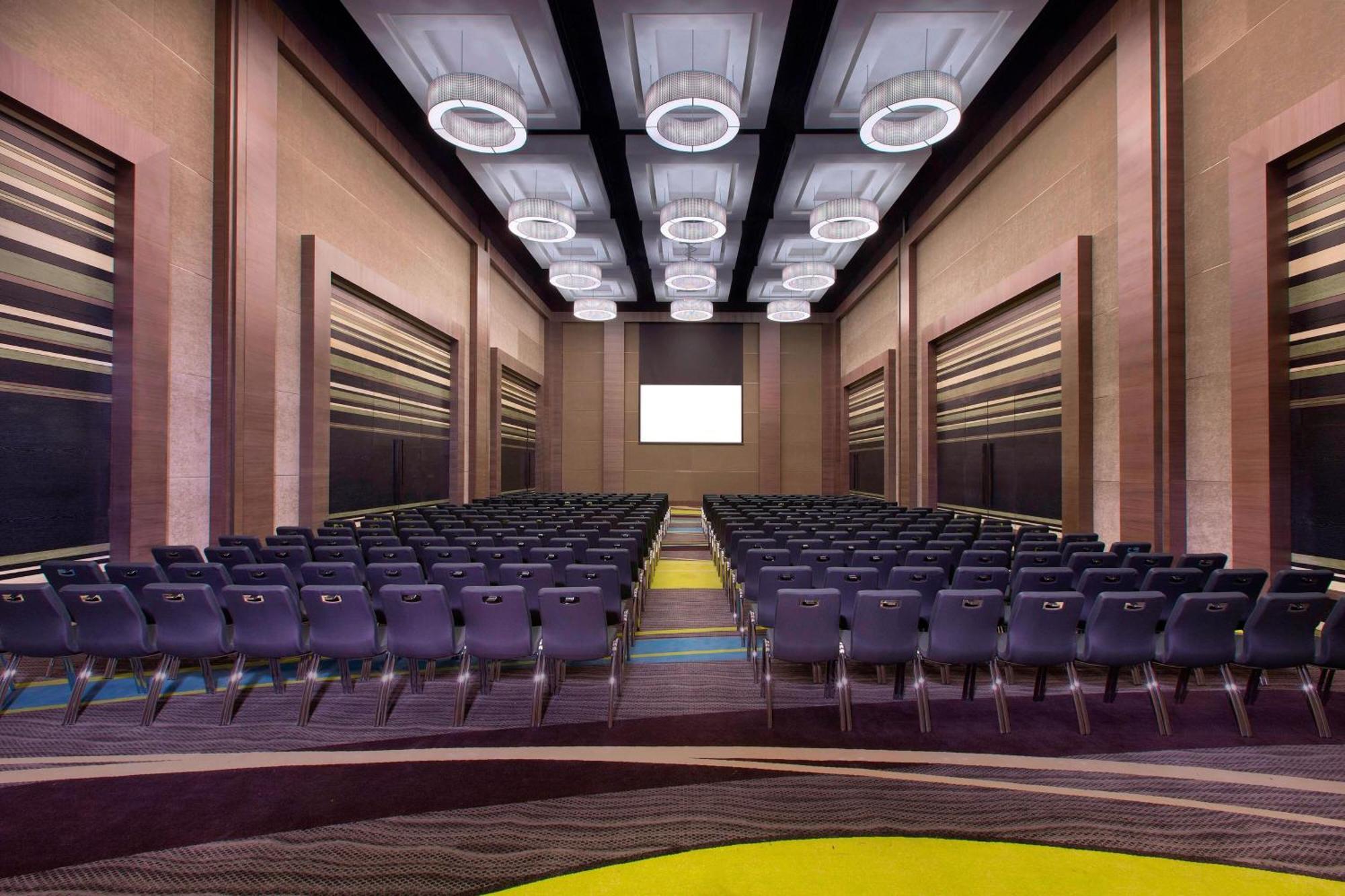 Отель Aloft Bengaluru Outer Ring Road Экстерьер фото